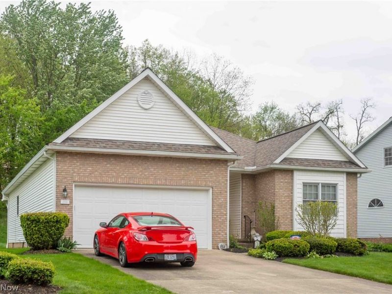 658 Ridgecliff Street, Unit 6, Tallmadge, OH 44278 Photo 2