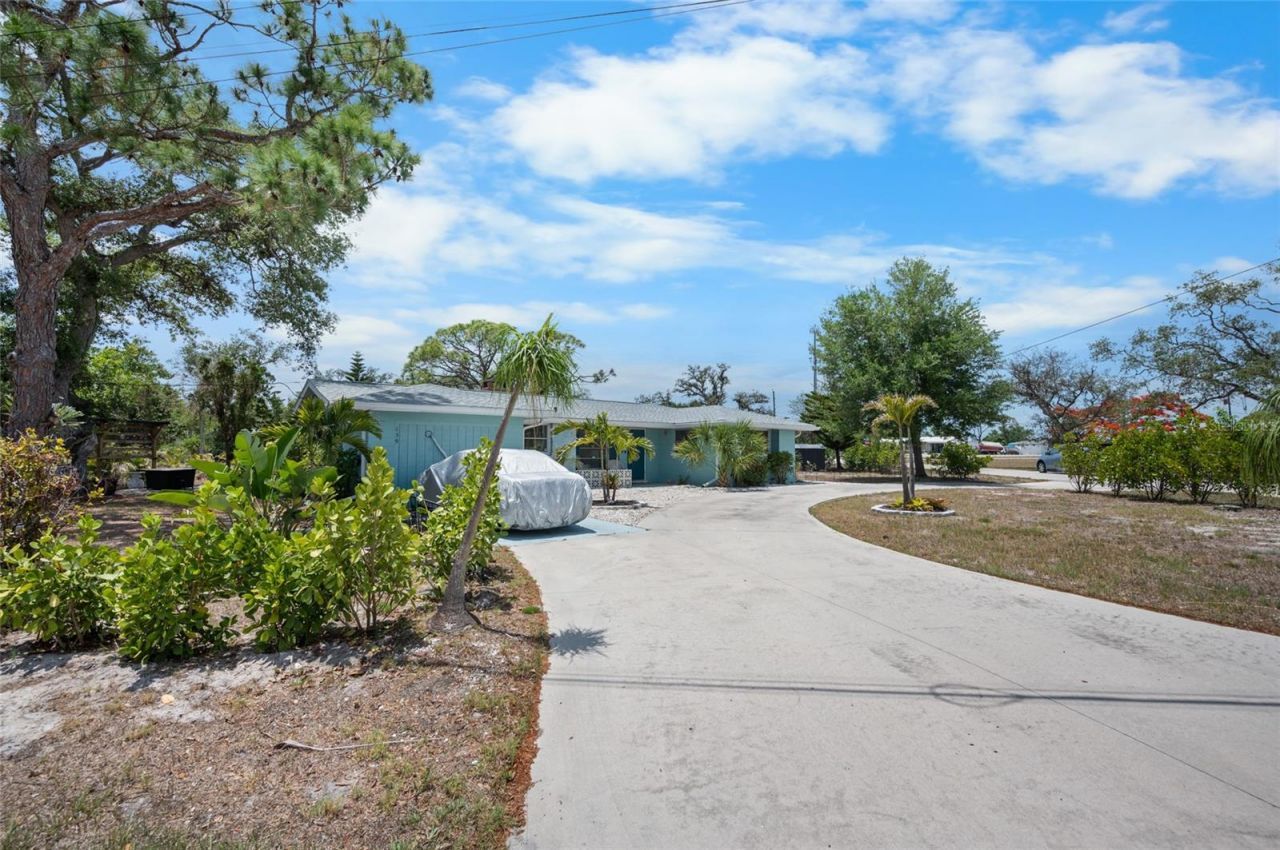 139 Hosmer Avenue, Englewood, FL 34223 Photo