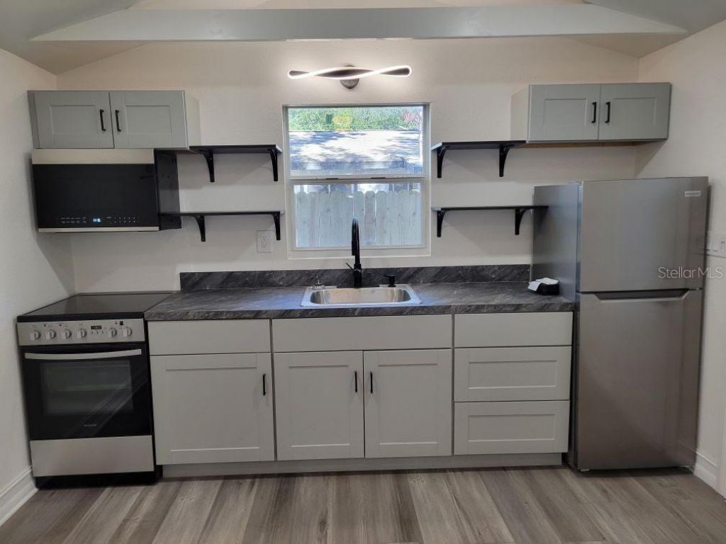 5034 2nd Avenue S, Saint Petersburg, FL 33707 Photo