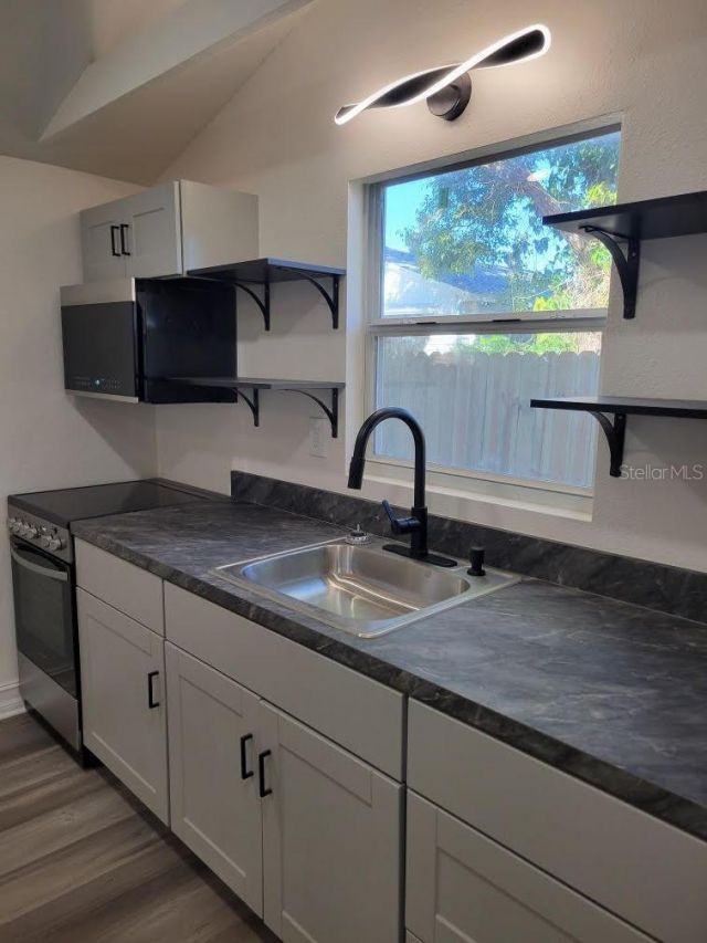 5034 2nd Avenue S, Saint Petersburg, FL 33707 Photo