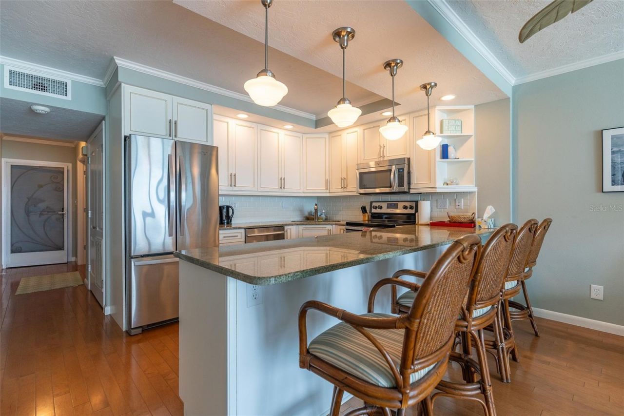 5300 Gulf Drive, Unit 204, Holmes Beach, FL 34217 Photo