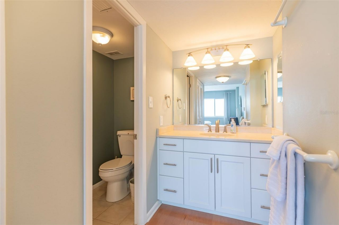 5300 Gulf Drive, Unit 204, Holmes Beach, FL 34217 Photo