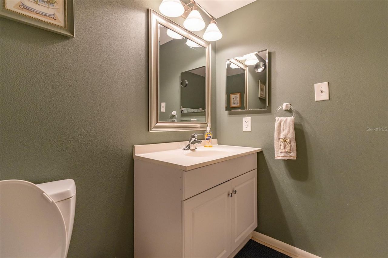 5300 Gulf Drive, Unit 204, Holmes Beach, FL 34217 Photo