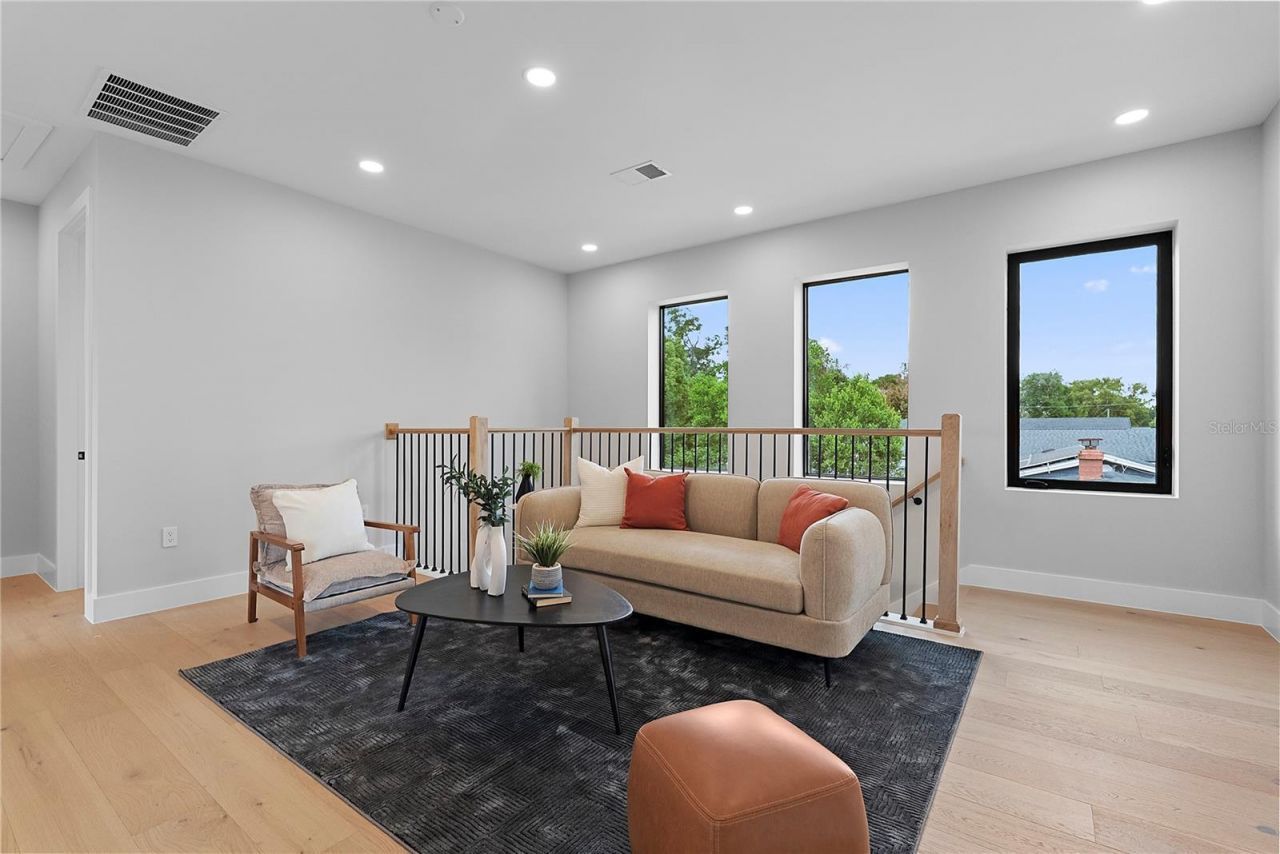 1000 N Forest Avenue, Orlando, FL 32803 Photo