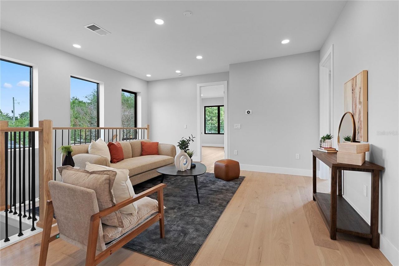 1000 N Forest Avenue, Orlando, FL 32803 Photo