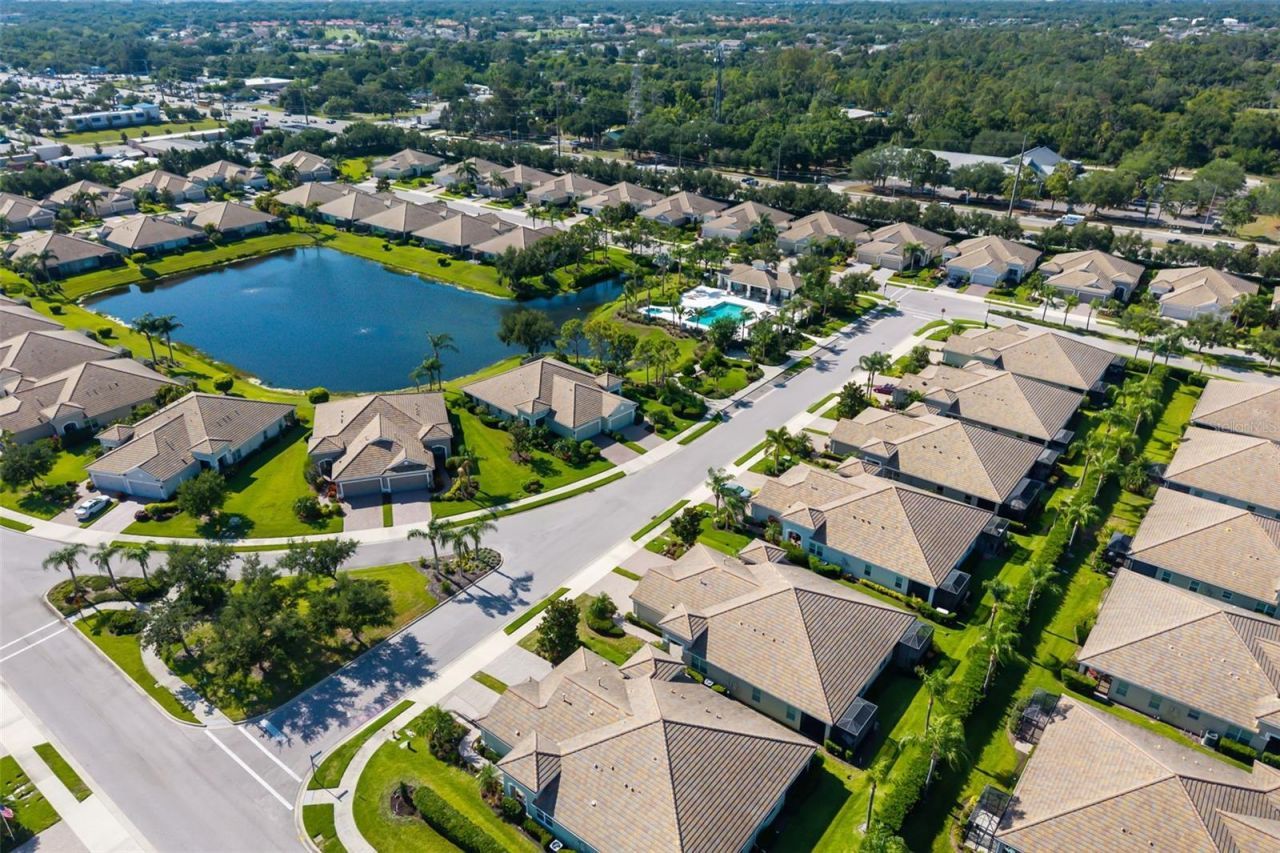 5437 Chatham Square Way, Bradenton, FL 34203 Photo
