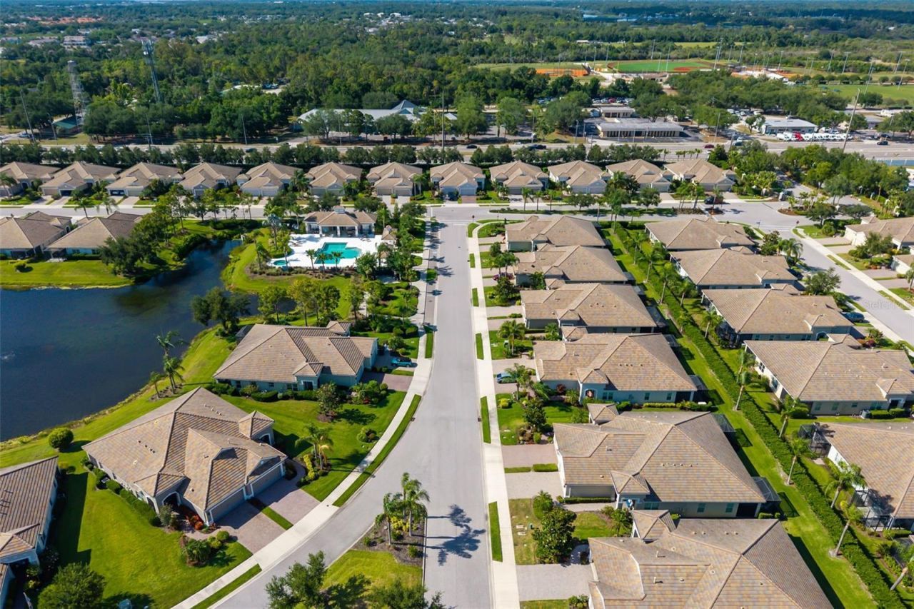 5437 Chatham Square Way, Bradenton, FL 34203 Photo