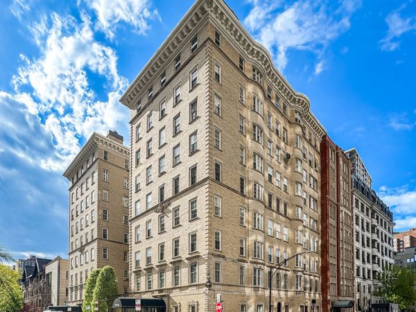 70 E Scott Street, Unit 605, Chicago, IL 60610