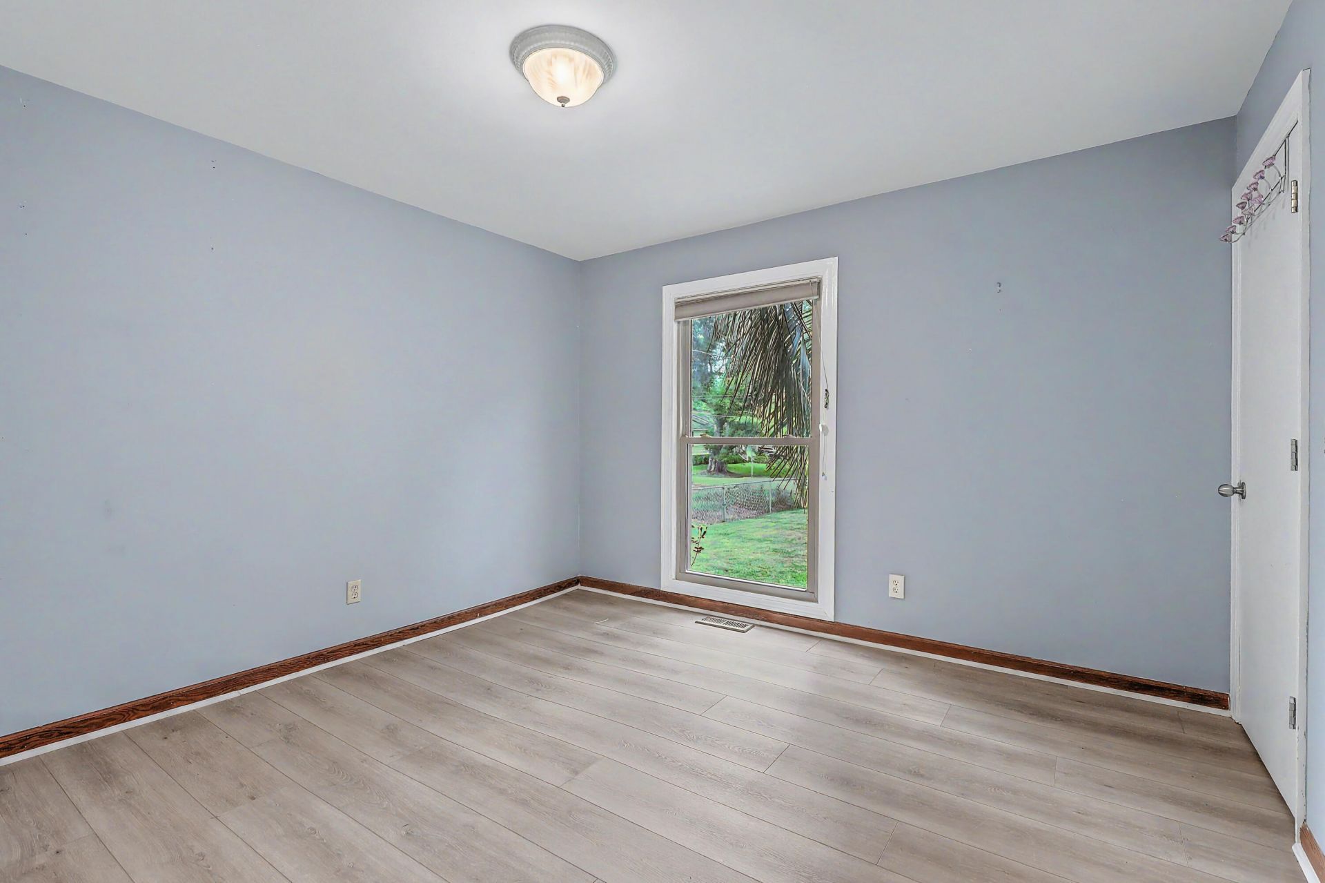601 Flint Street Photo 23