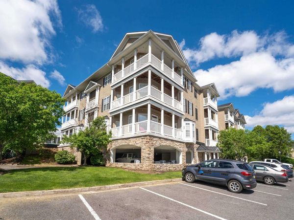 2524 Suncrest Village Drive, Morgantown, WV 26505