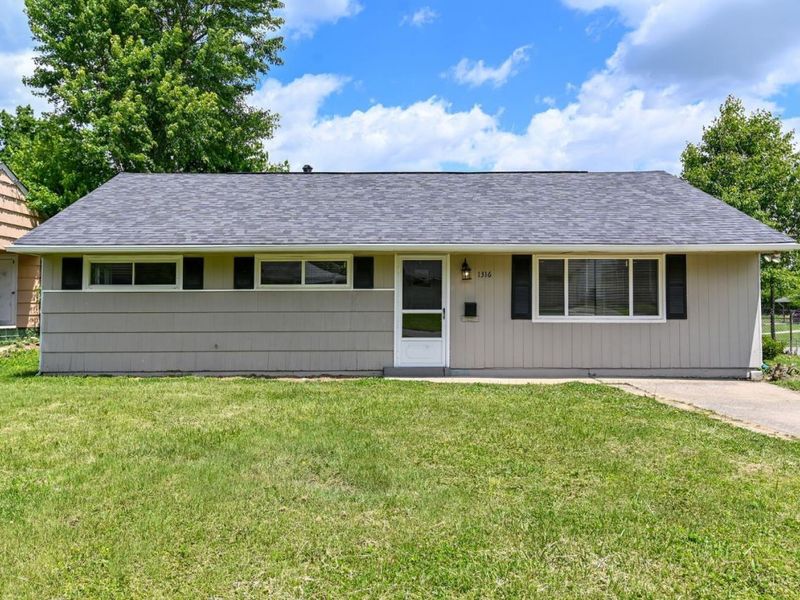 1316 Landis Lane, Springfield Twp., OH 45231 Photo 2