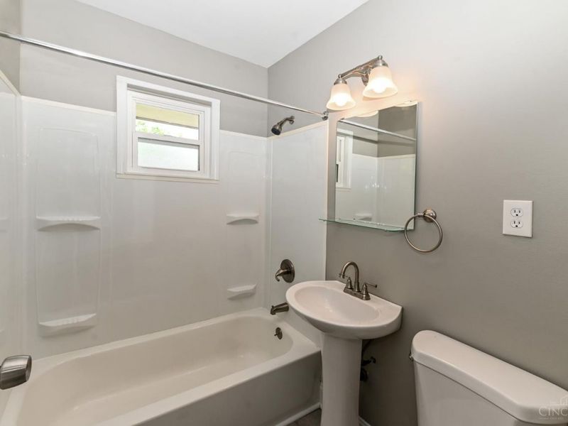 1316 Landis Lane, Springfield Twp., OH 45231 Photo 24