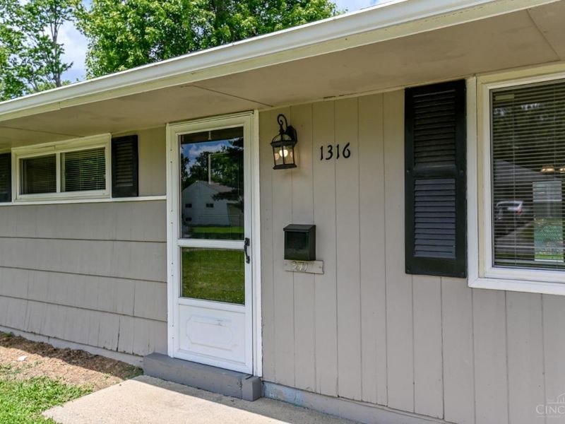 1316 Landis Lane, Springfield Twp., OH 45231 Photo 3