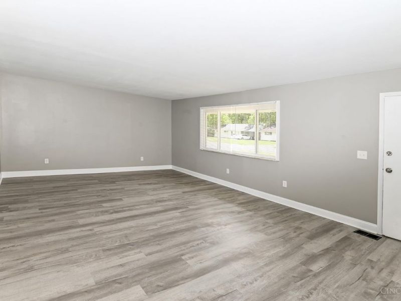 1316 Landis Lane, Springfield Twp., OH 45231 Photo 4