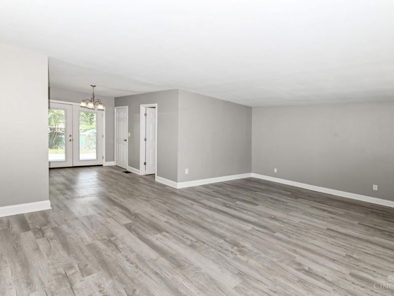 1316 Landis Lane, Springfield Twp., OH 45231 Photo 7