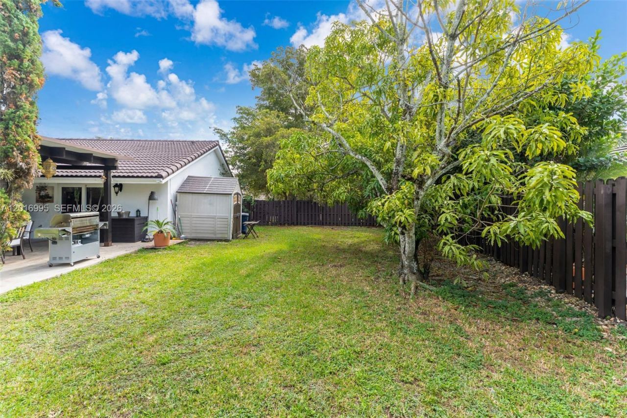 15325 SW 54th Ter , Miami, FL 33185 Photo