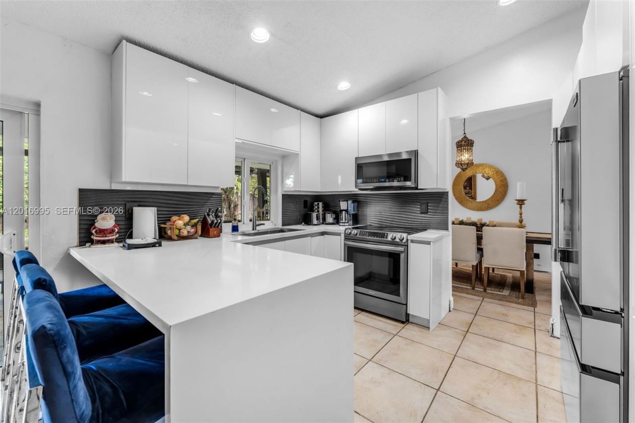 15325 SW 54th Ter , Miami, FL 33185 Photo
