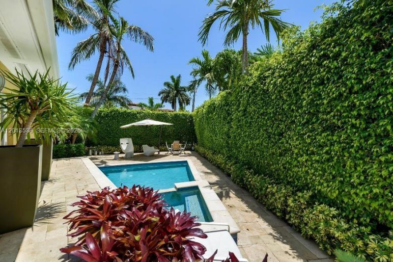 830 E Dilido Dr , Miami Beach, FL 33139 Photo