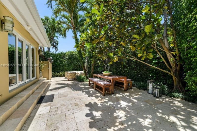 830 E Dilido Dr , Miami Beach, FL 33139 Photo