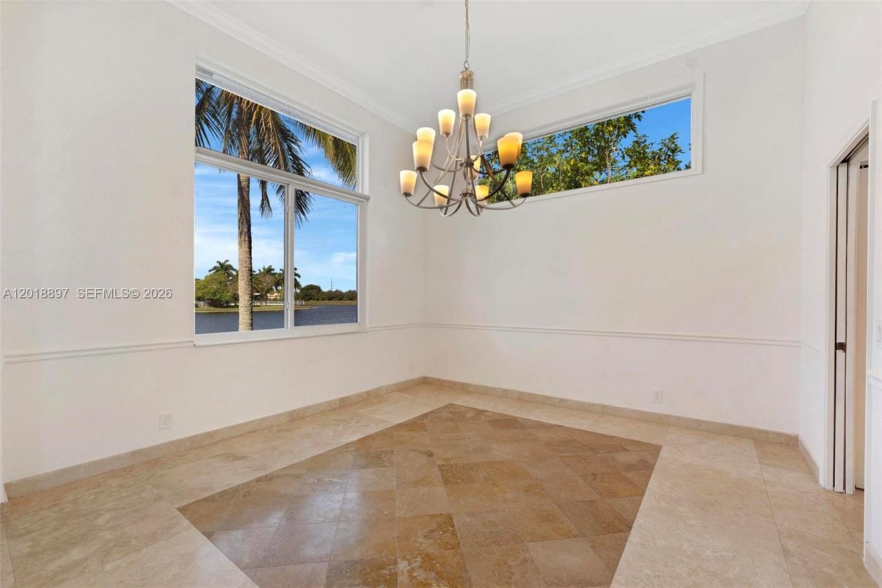 1666 Victoria Pointe Cir, Weston, FL 33327 Photo
