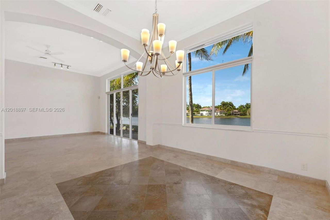 1666 Victoria Pointe Cir, Weston, FL 33327 Photo