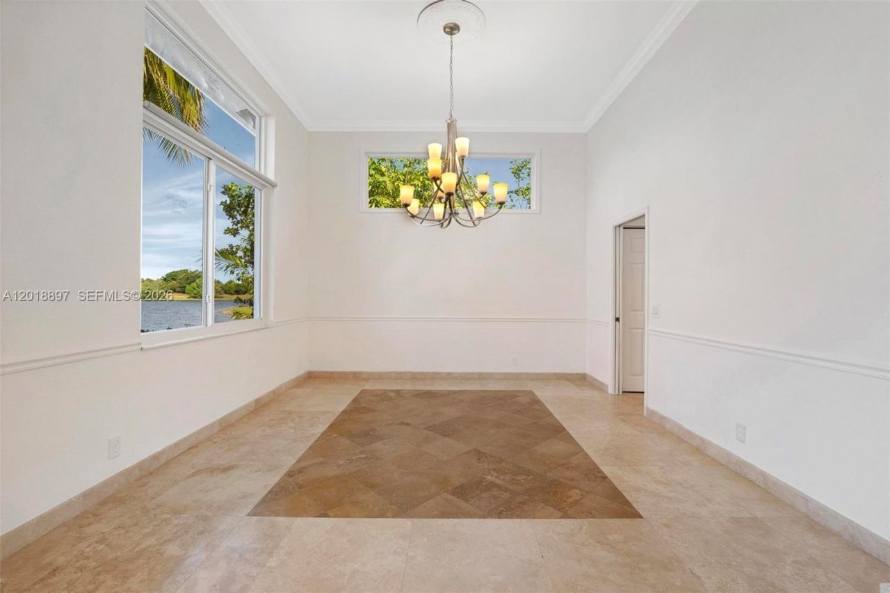 1666 Victoria Pointe Cir, Weston, FL 33327 Photo