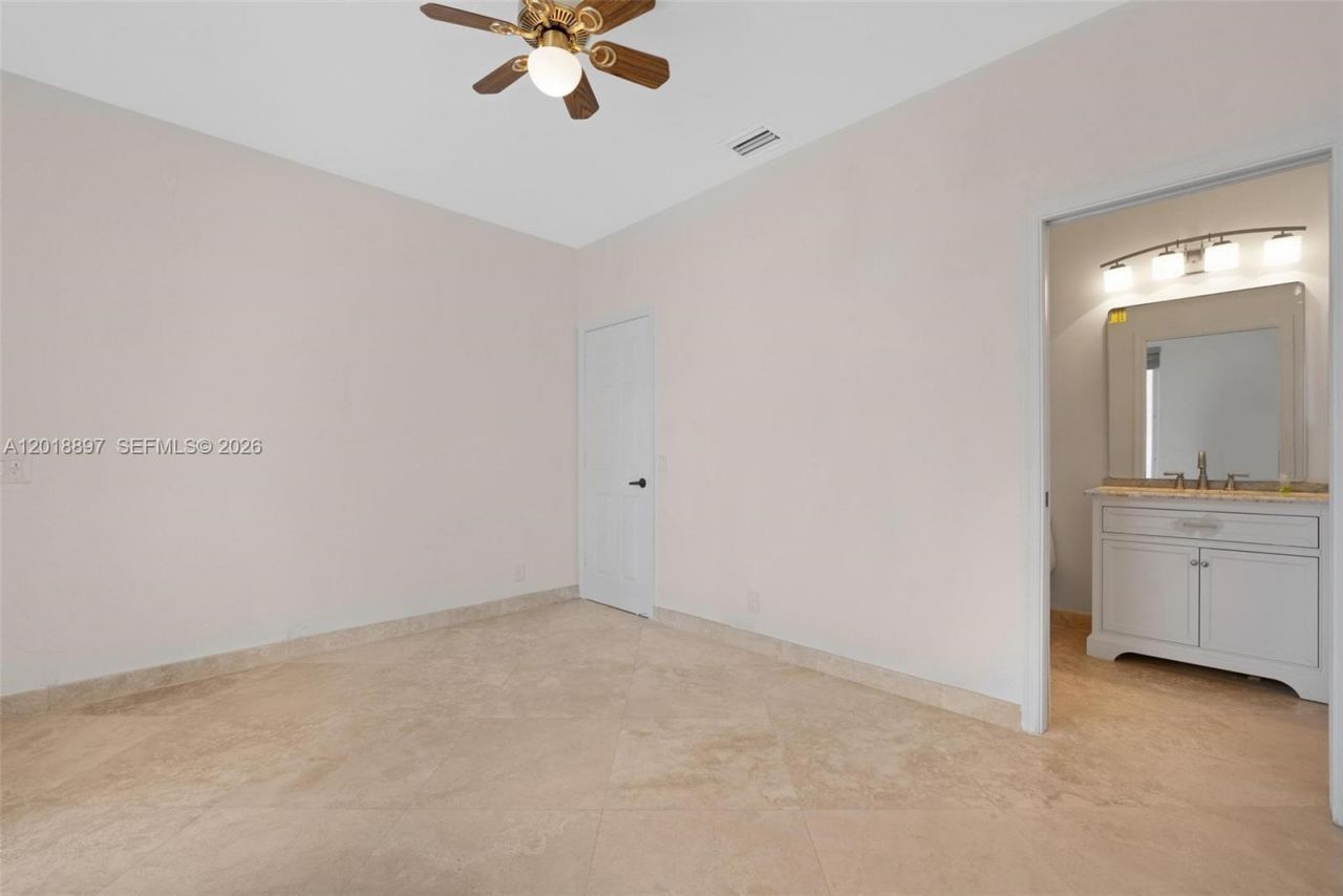 1666 Victoria Pointe Cir, Weston, FL 33327 Photo