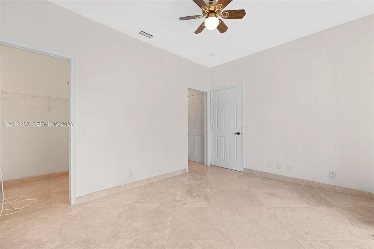 1666 Victoria Pointe Cir, Weston, FL 33327 Photo