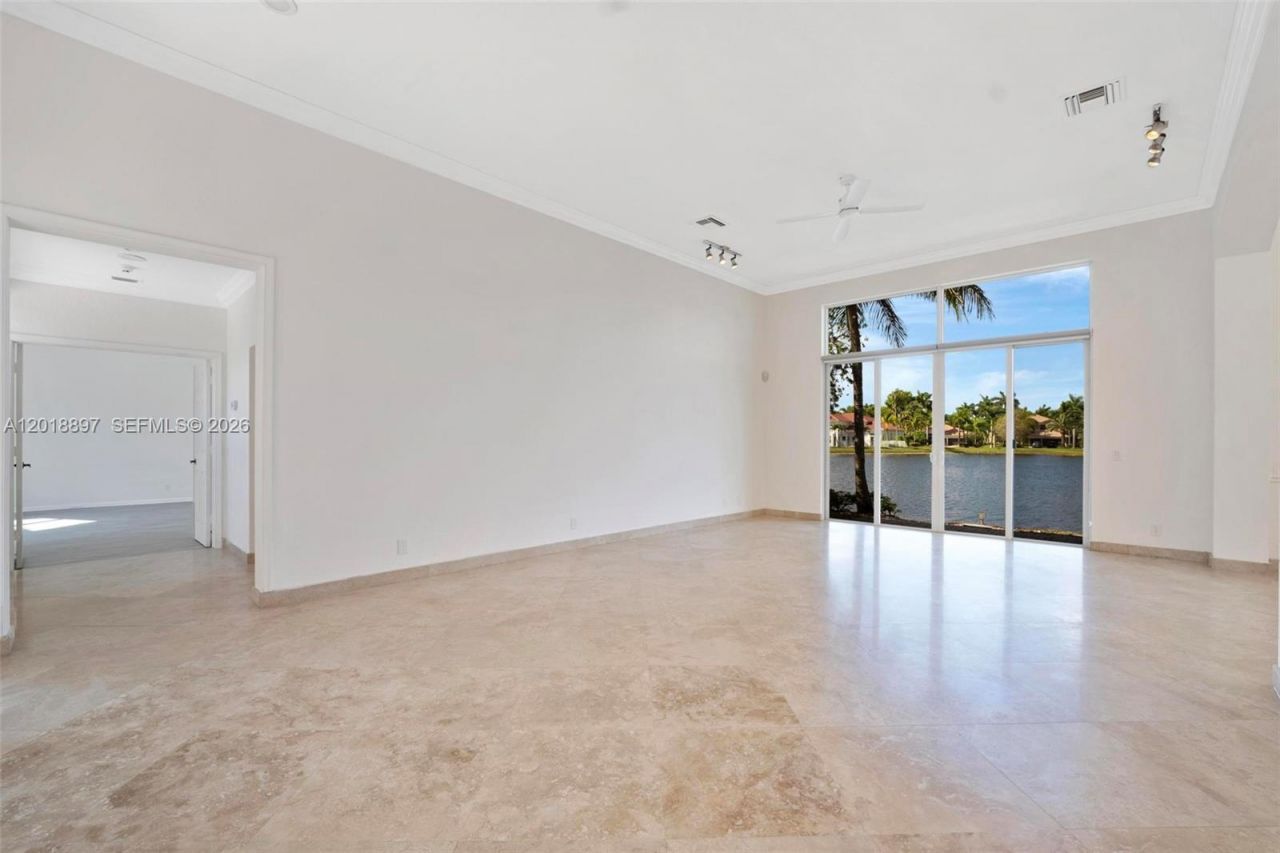 1666 Victoria Pointe Cir, Weston, FL 33327 Photo