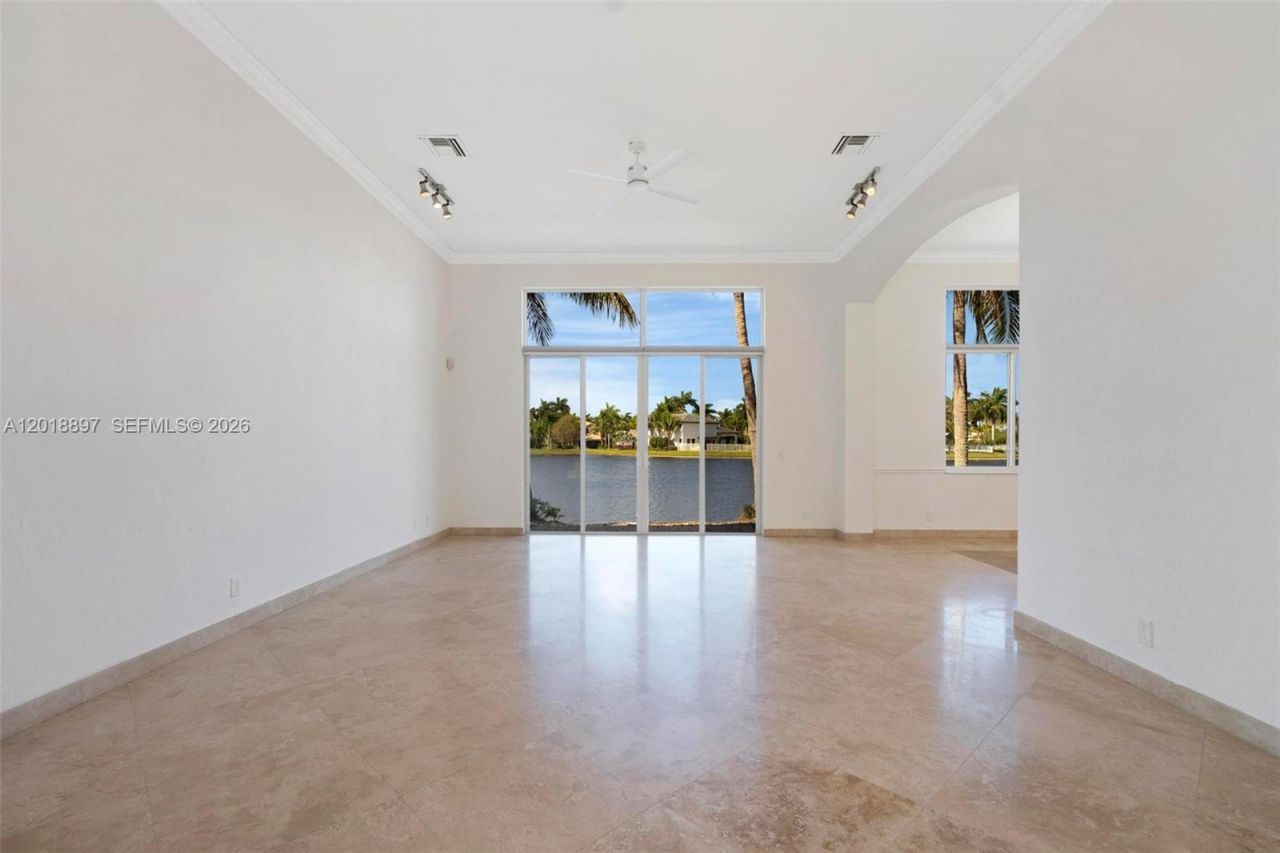 1666 Victoria Pointe Cir, Weston, FL 33327 Photo