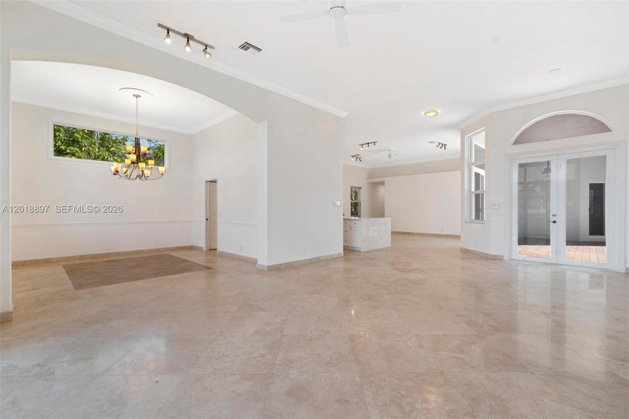 1666 Victoria Pointe Cir, Weston, FL 33327 Photo