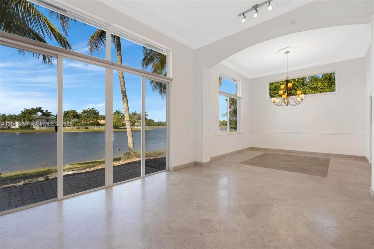 1666 Victoria Pointe Cir, Weston, FL 33327 Photo