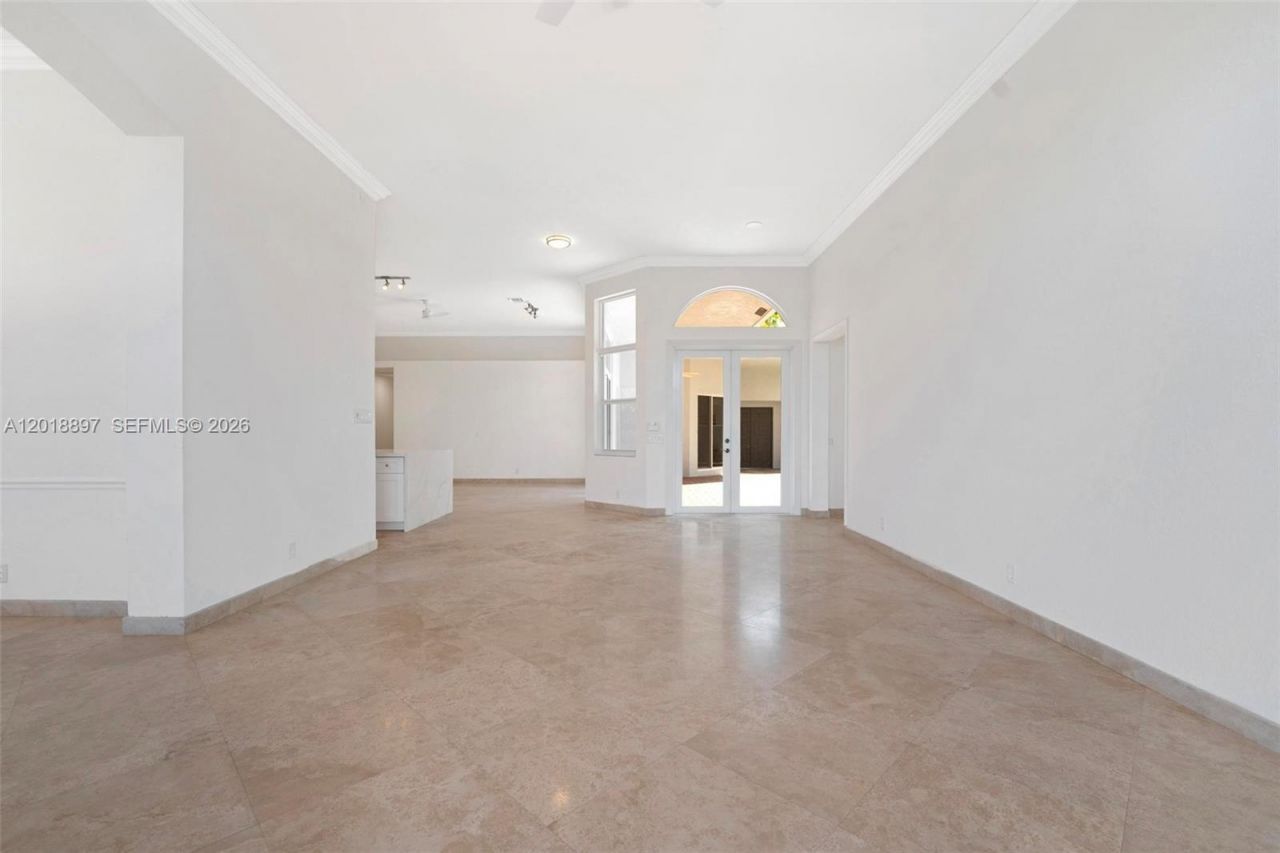 1666 Victoria Pointe Cir, Weston, FL 33327 Photo