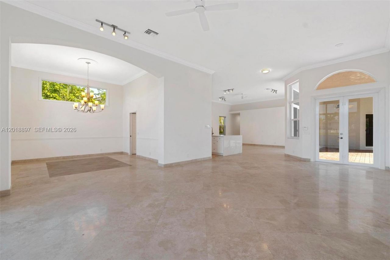 1666 Victoria Pointe Cir, Weston, FL 33327 Photo