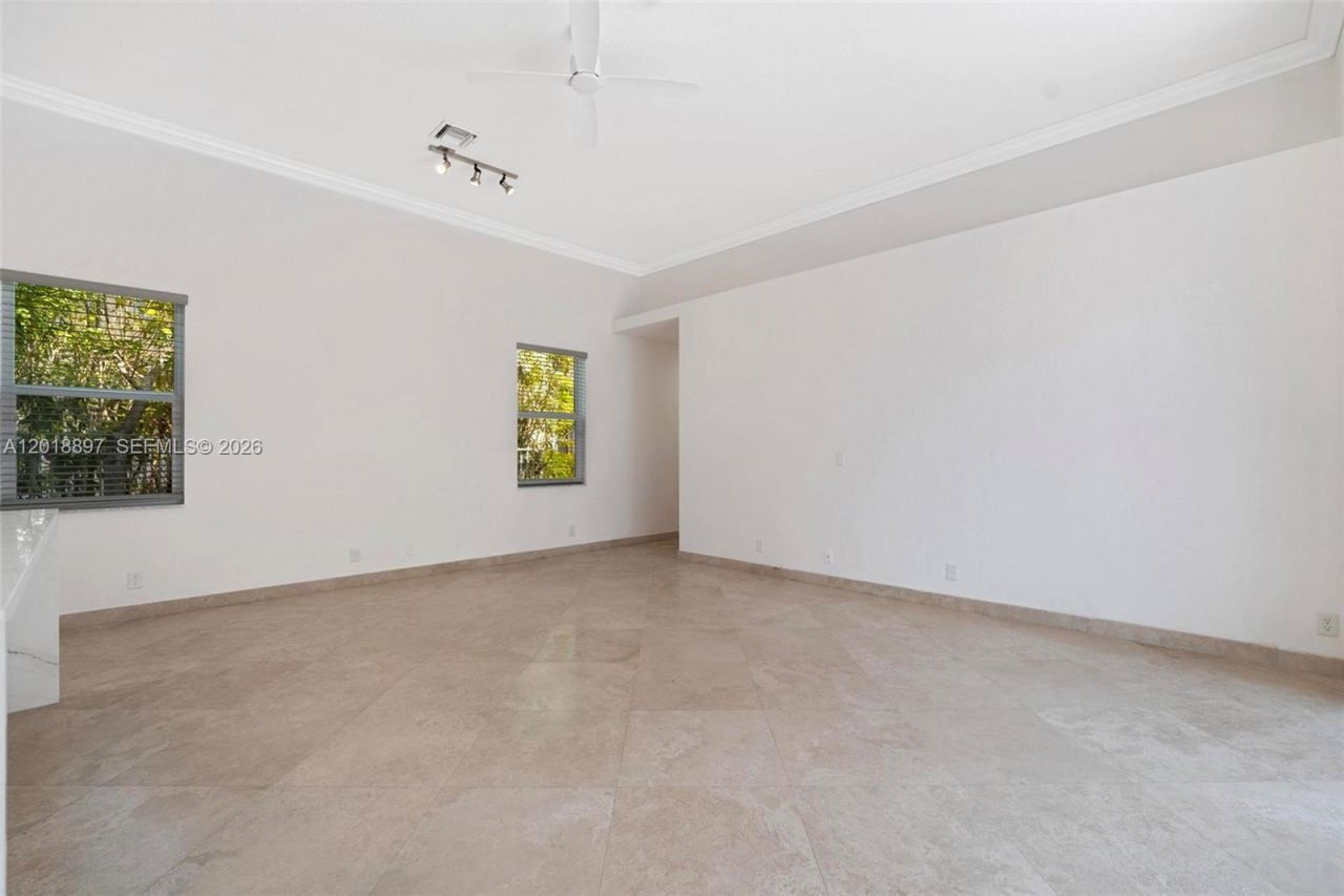 1666 Victoria Pointe Cir, Weston, FL 33327 Photo