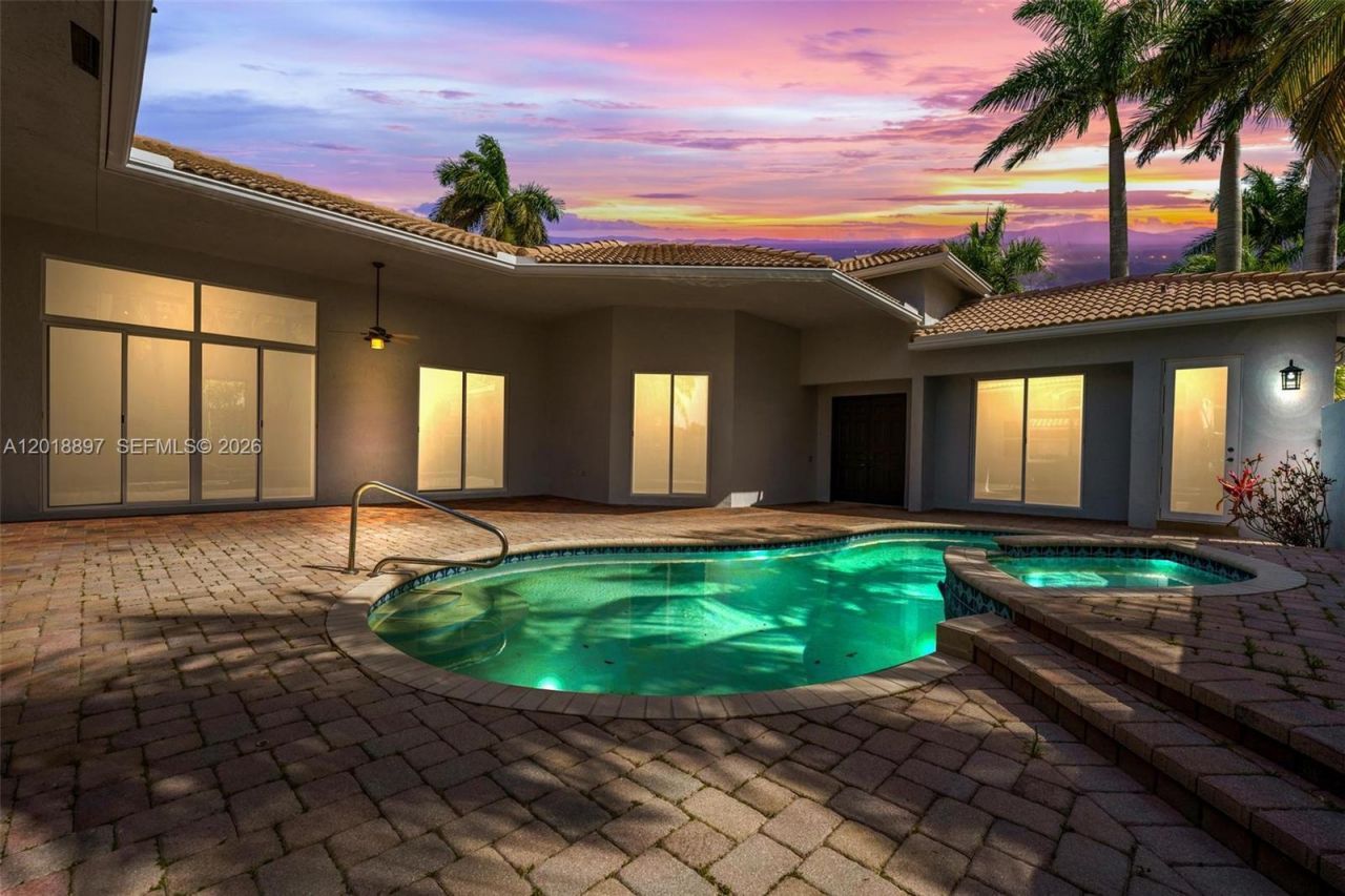 1666 Victoria Pointe Cir, Weston, FL 33327 Photo