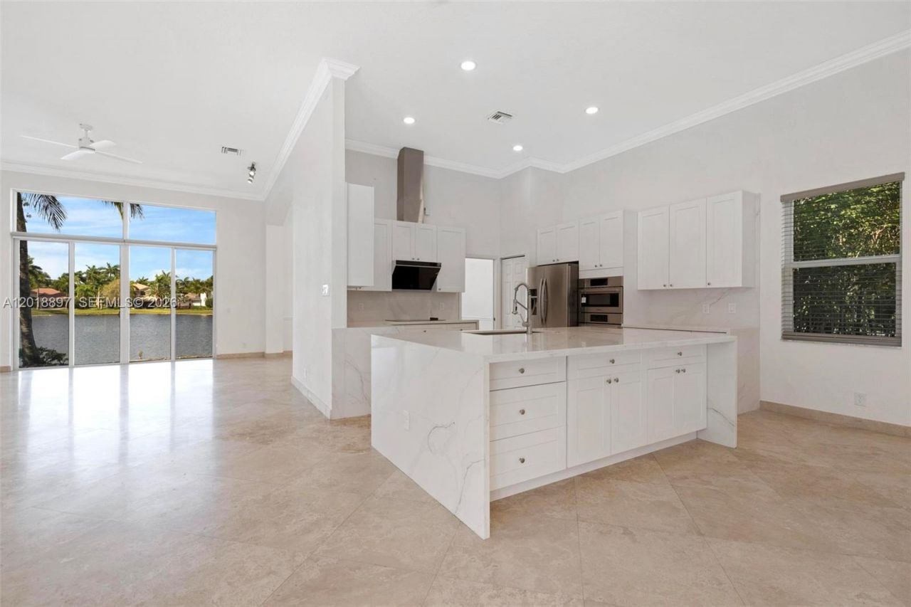 1666 Victoria Pointe Cir, Weston, FL 33327 Photo