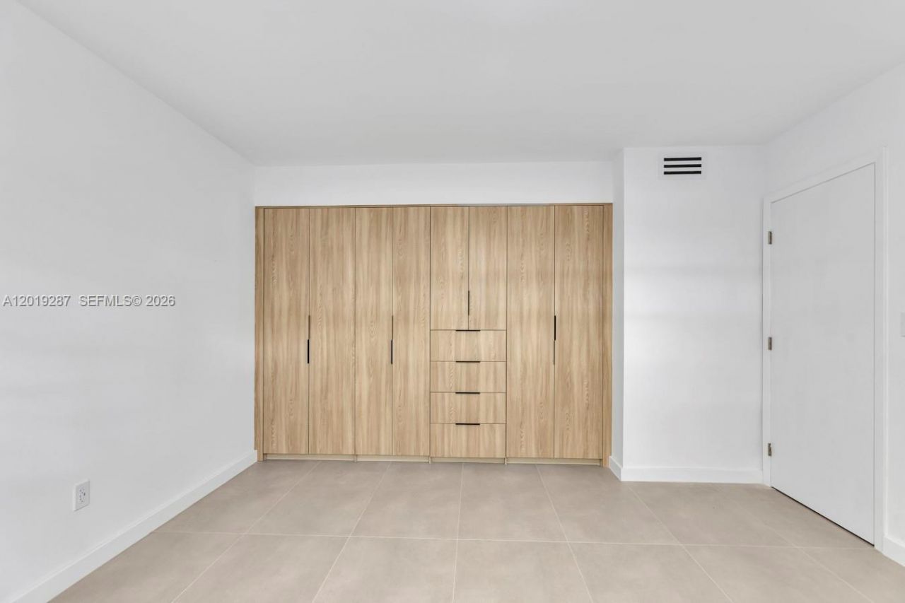 1130 102nd St , Unit 1, Bay Harbor Islands, FL 33154 Photo