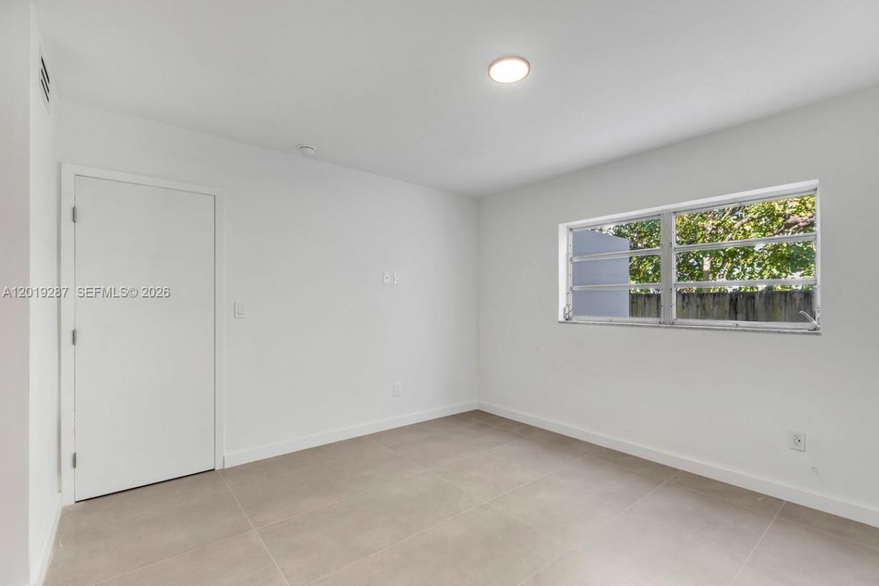 1130 102nd St , Unit 1, Bay Harbor Islands, FL 33154 Photo