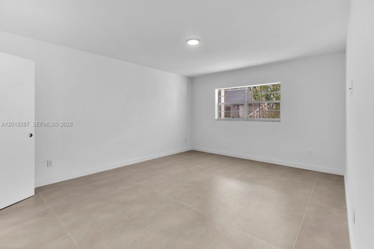 1130 102nd St , Unit 1, Bay Harbor Islands, FL 33154 Photo