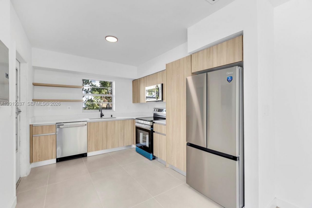 1130 102nd St , Unit 1, Bay Harbor Islands, FL 33154 Photo