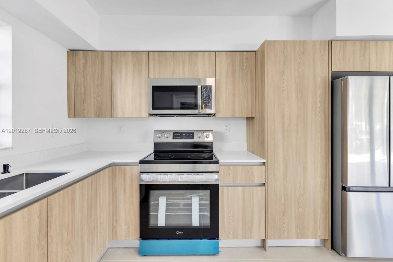 1130 102nd St , Unit 1, Bay Harbor Islands, FL 33154 Photo