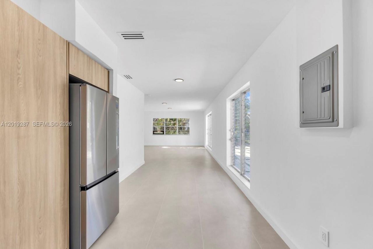 1130 102nd St , Unit 1, Bay Harbor Islands, FL 33154 Photo