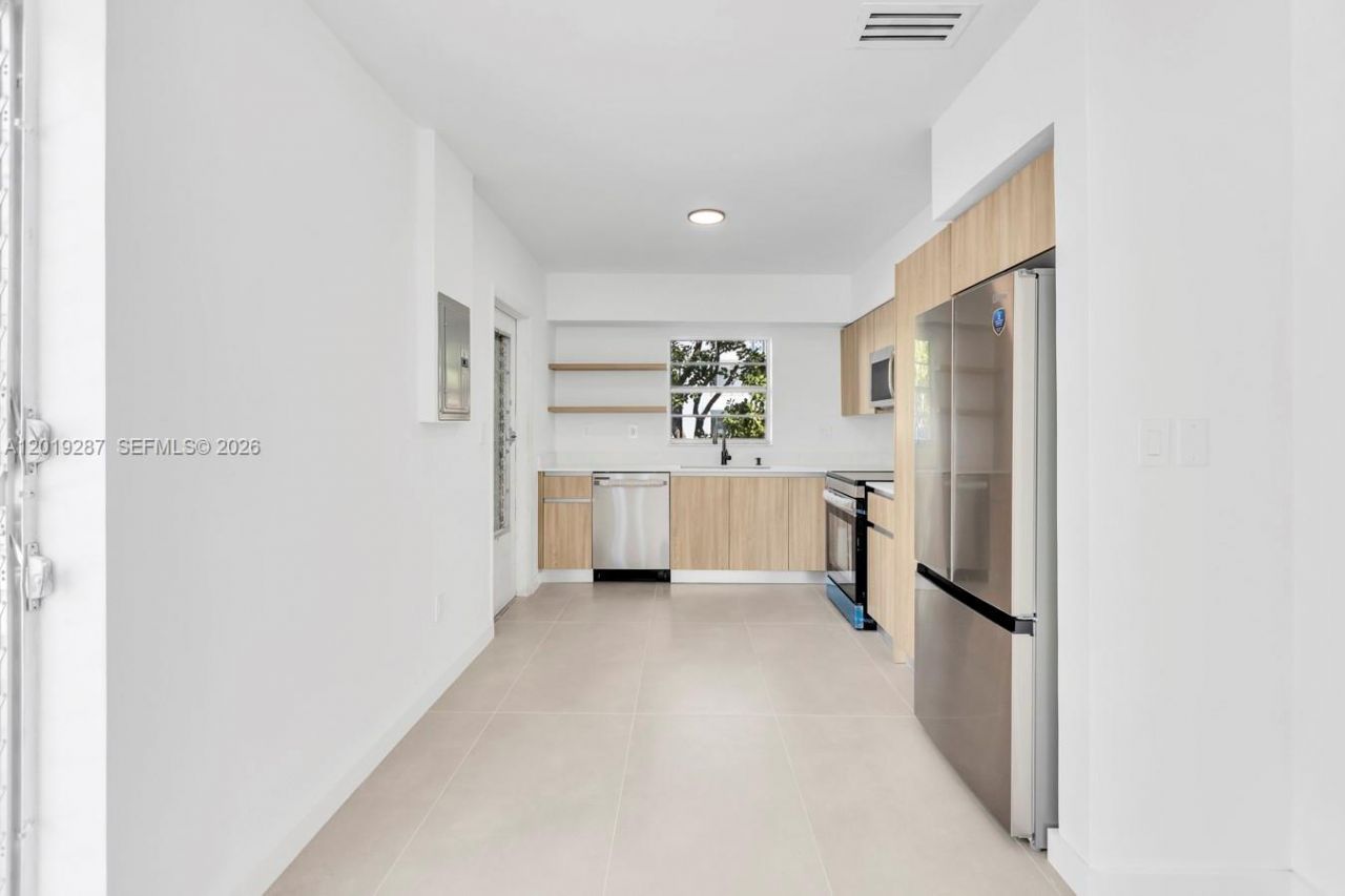 1130 102nd St , Unit 1, Bay Harbor Islands, FL 33154 Photo