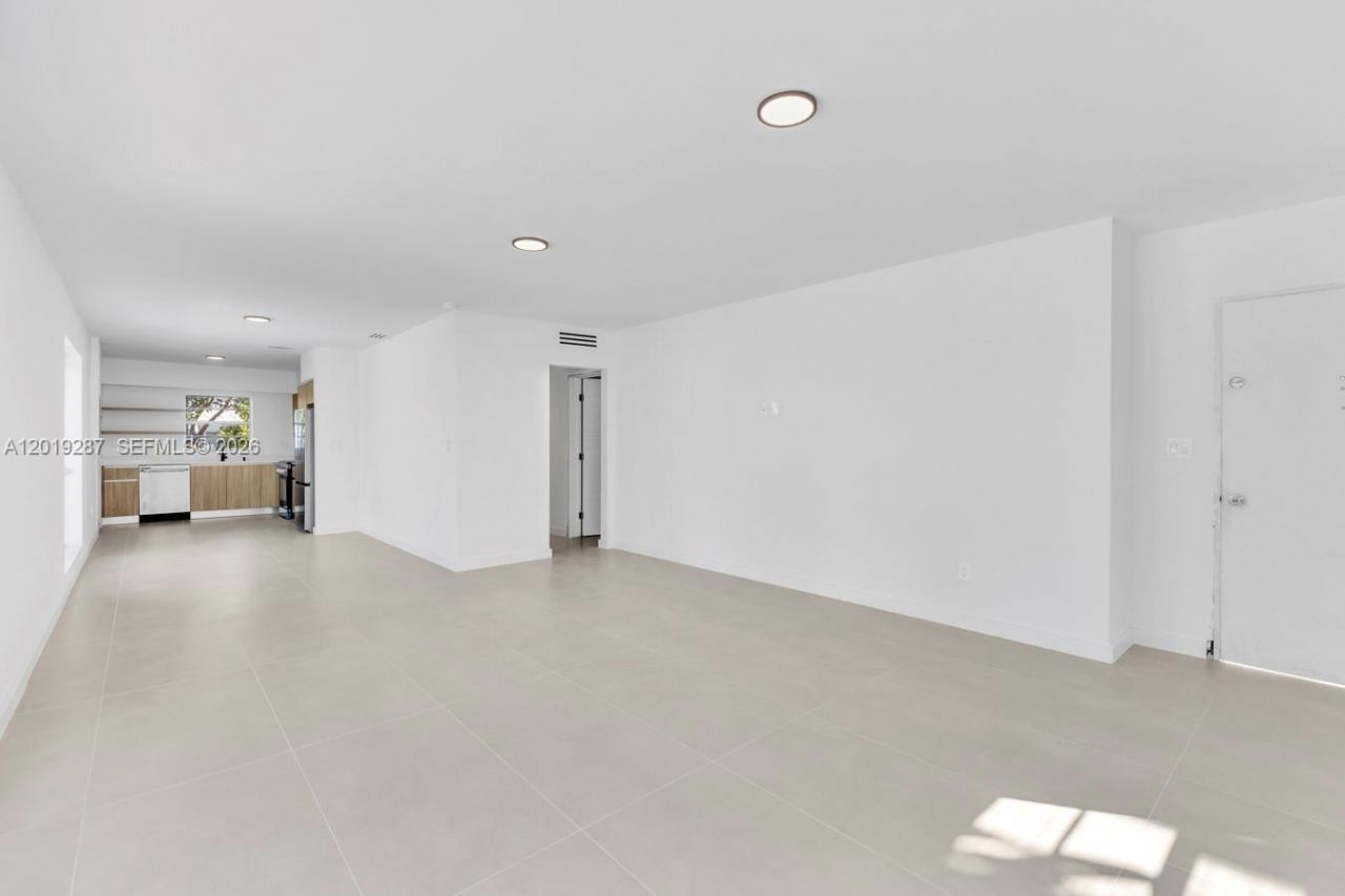 1130 102nd St , Unit 1, Bay Harbor Islands, FL 33154 Photo