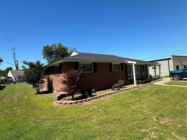 504 Virginia St , Sikeston, MO 63801