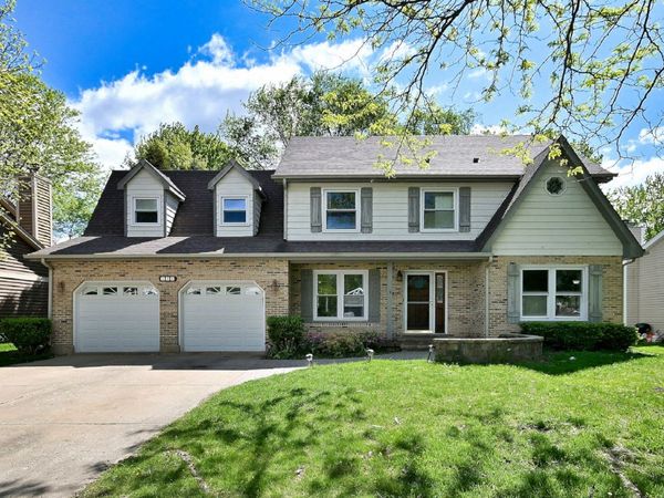 435 CROSS ARM Drive , Grayslake, IL 60030
