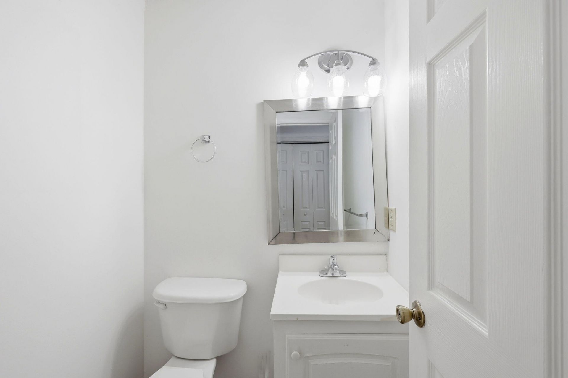 7915 Dutch Court Photo 12