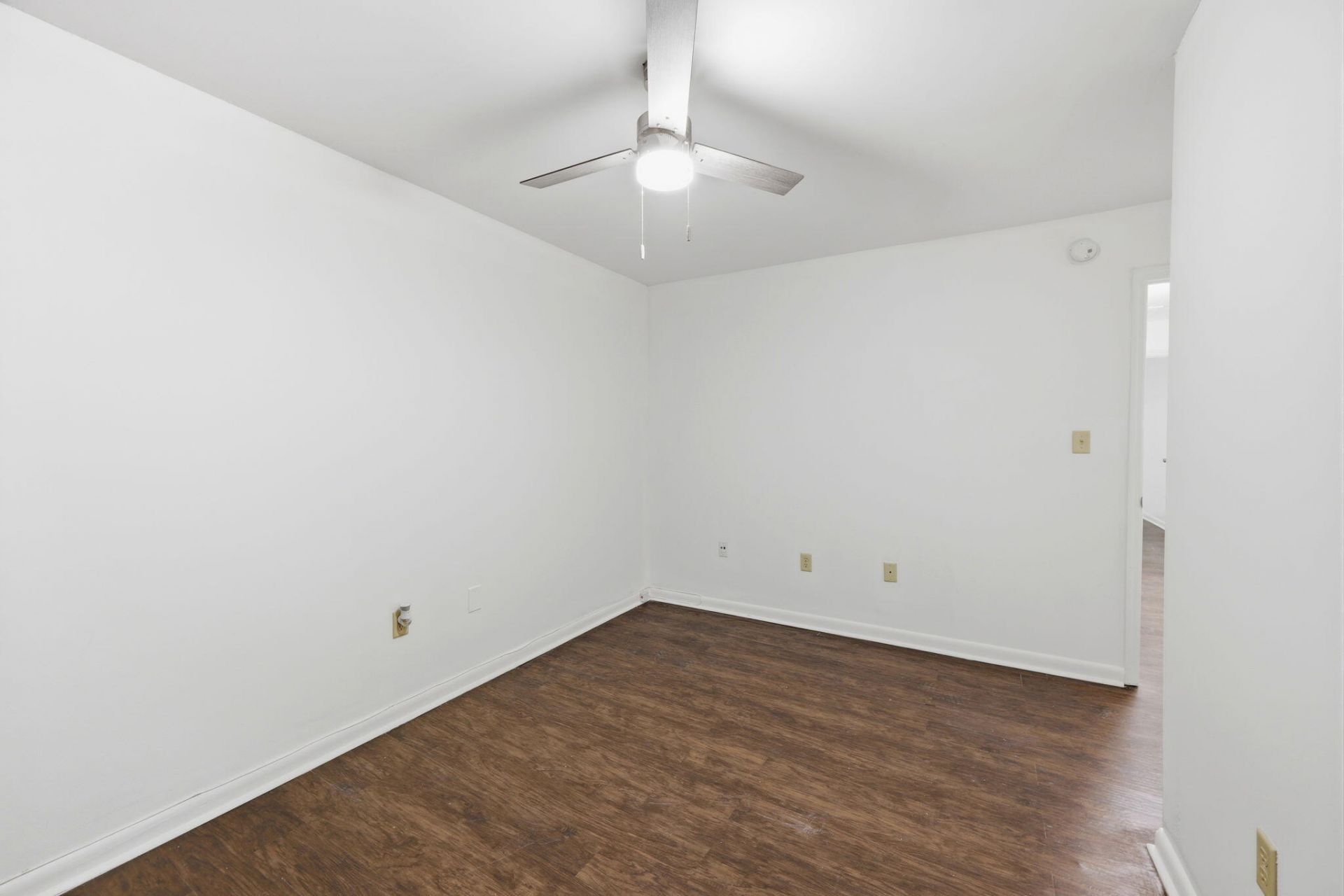 7915 Dutch Court Photo 21