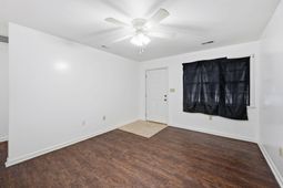 7915 Dutch Court photo 4